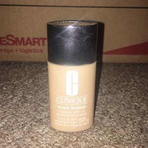Clinique Even Better Liquid Foundation